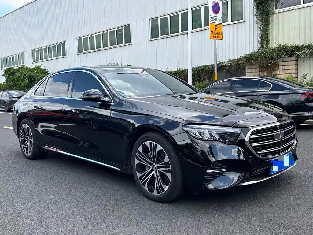 Mercedes-Benz E-Class — миниатюра 3