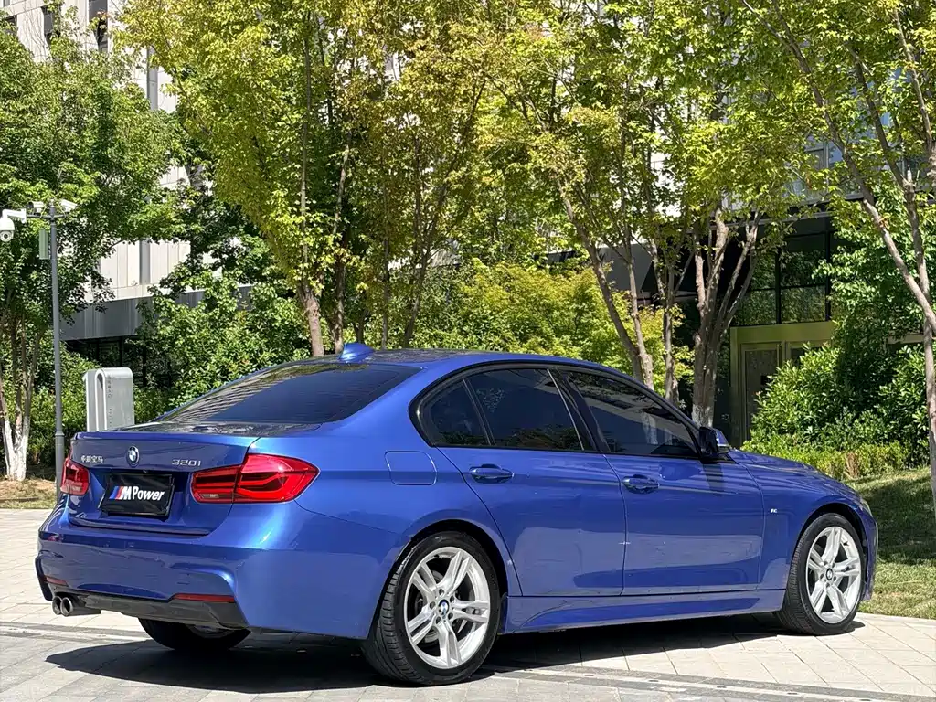 BMW 3 Series — миниатюра 12