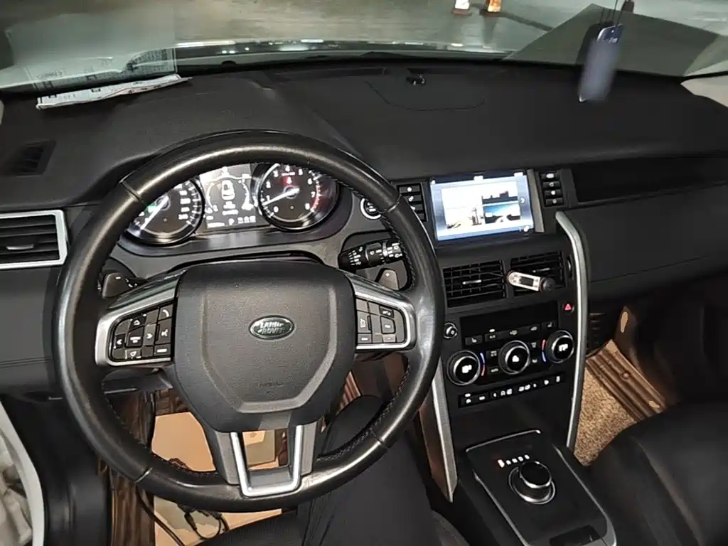 Land Rover Discovery Sport — миниатюра 10