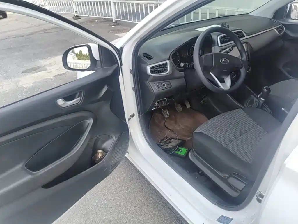 Hyundai Verna — миниатюра 16