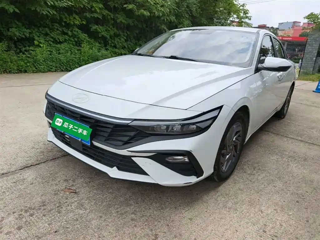 Hyundai Elantra 2024