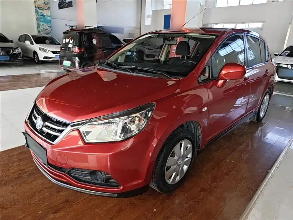 Venucia R50 2016