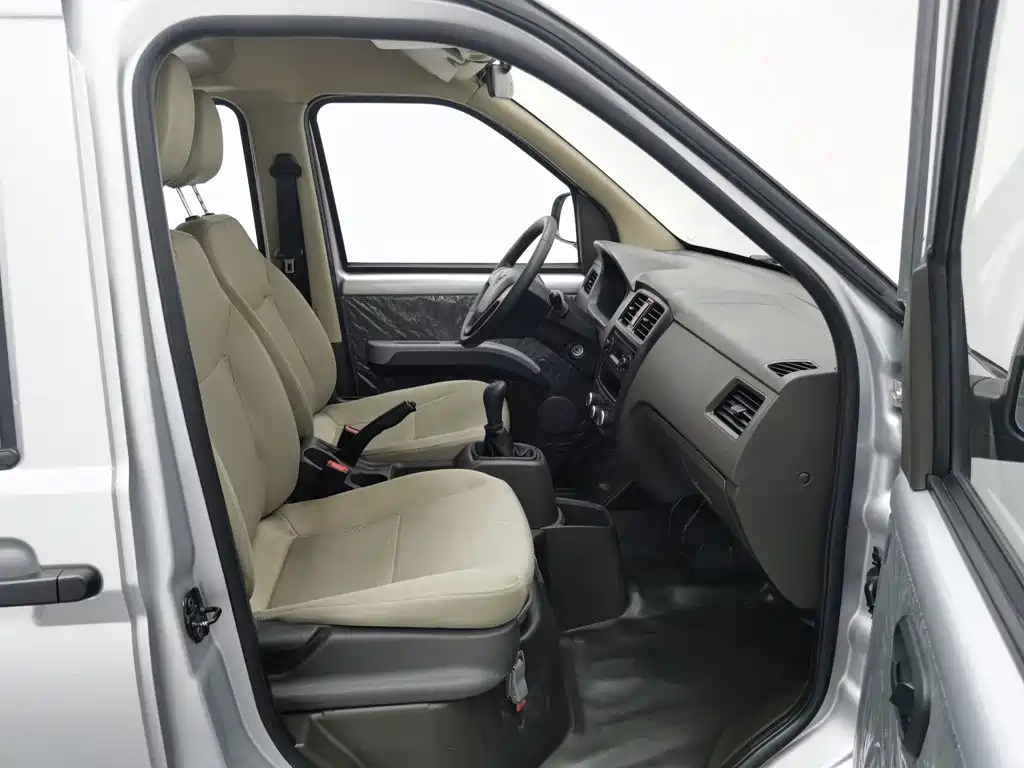 Wuling Rongguang S — миниатюра 23