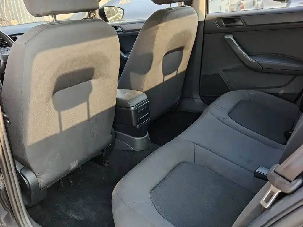 Volkswagen Santana — миниатюра 3