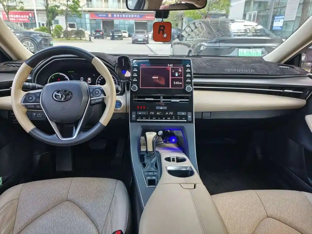 Toyota Avalon — миниатюра 8