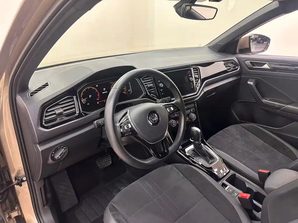 Volkswagen T-Roc — миниатюра 25
