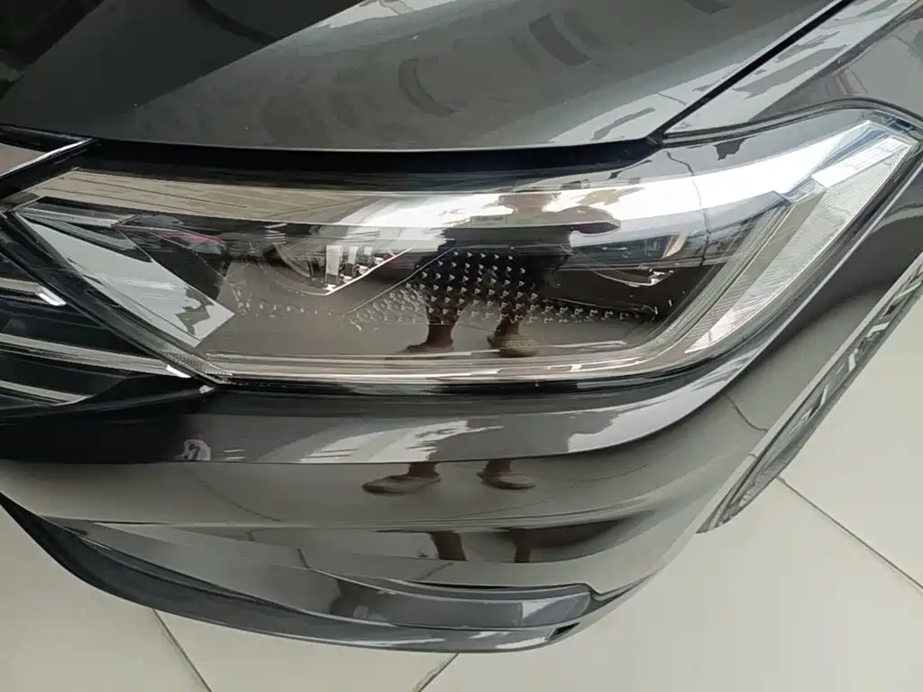 Volkswagen Sagitar — миниатюра 24
