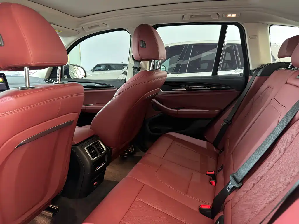 BMW iX3 — миниатюра 9
