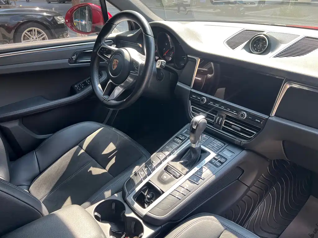 Porsche Macan — миниатюра 32