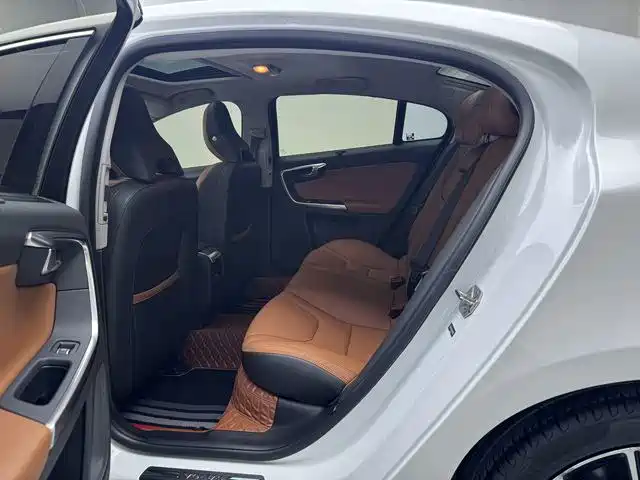 Volvo S60 — миниатюра 8