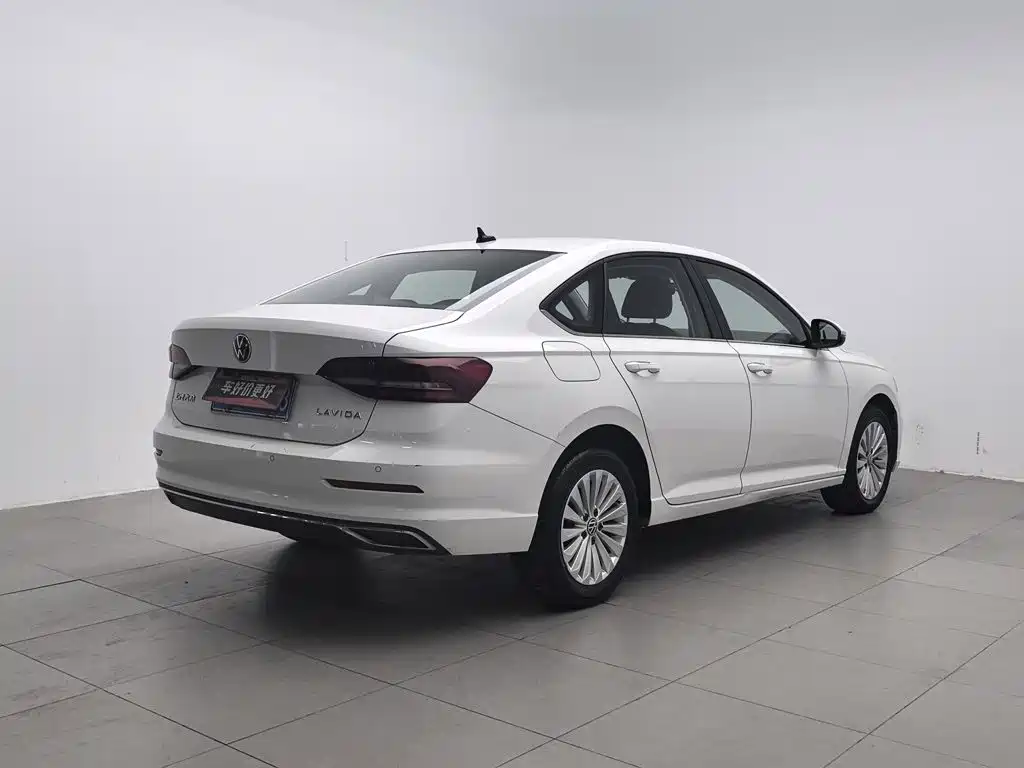 Volkswagen Lavida — миниатюра 2