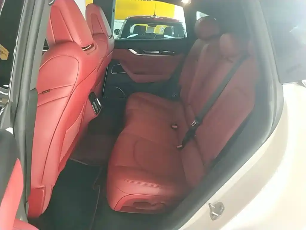 Maserati Levante — миниатюра 17