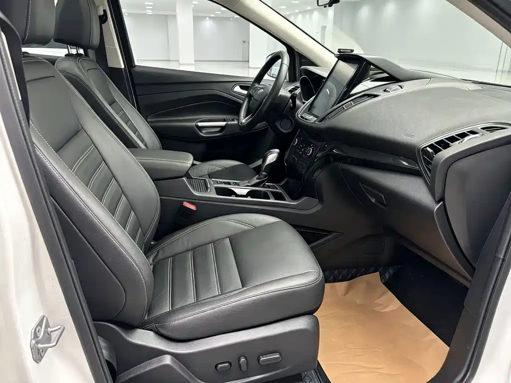 Ford Kuga — миниатюра 6