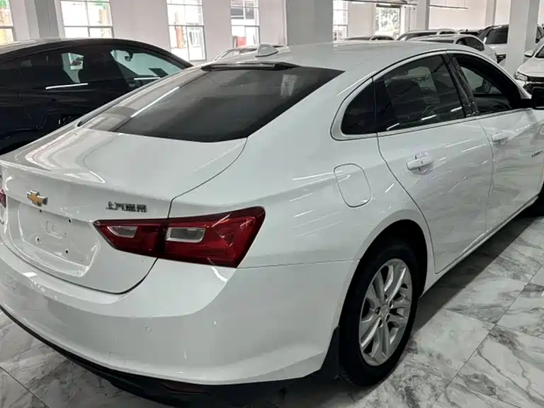 Chevrolet Malibu XL — миниатюра 8