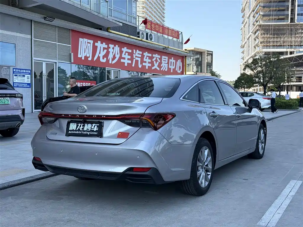 Toyota Avalon — миниатюра 9