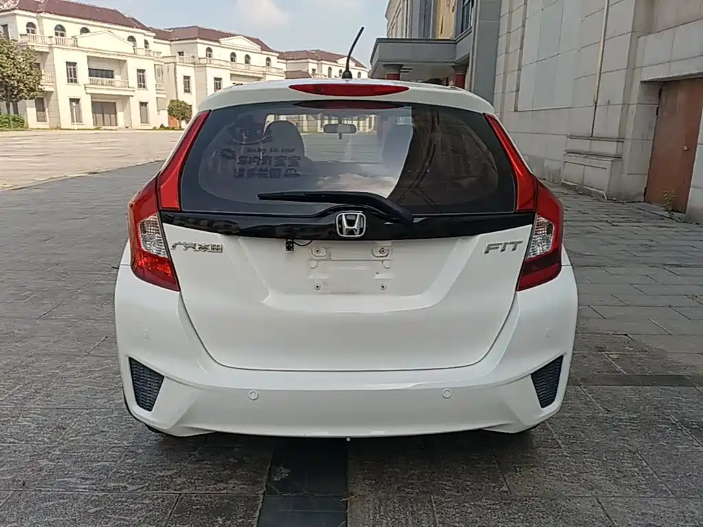 Honda Fit — миниатюра 6