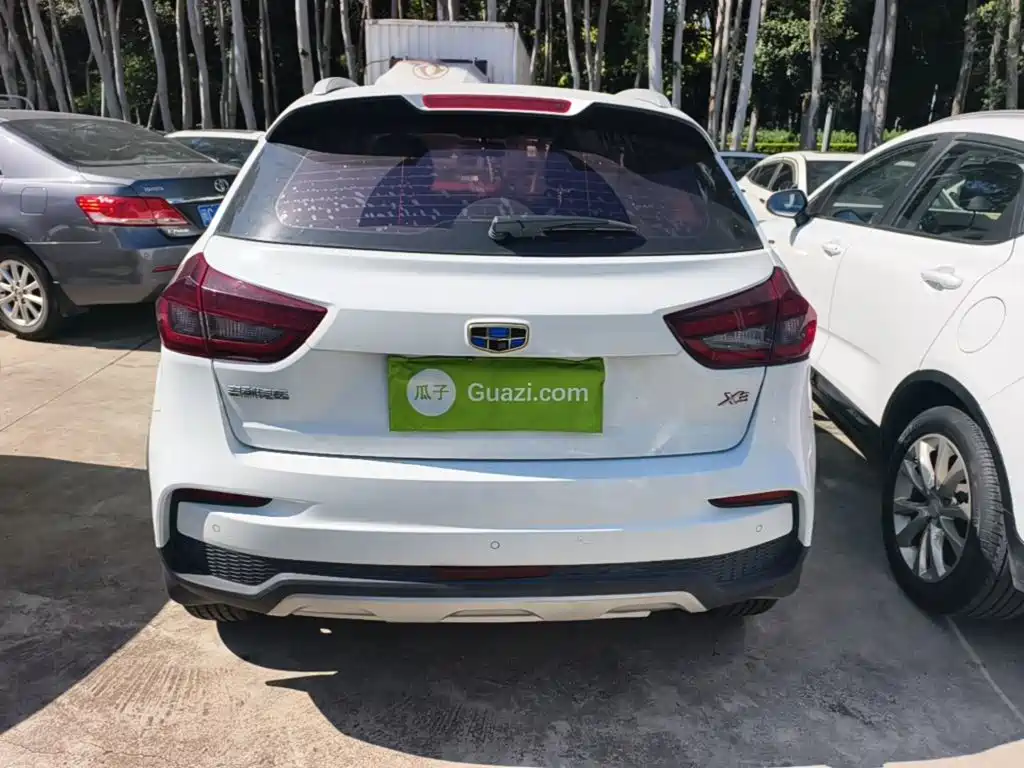 Geely Vision X3 — миниатюра 6