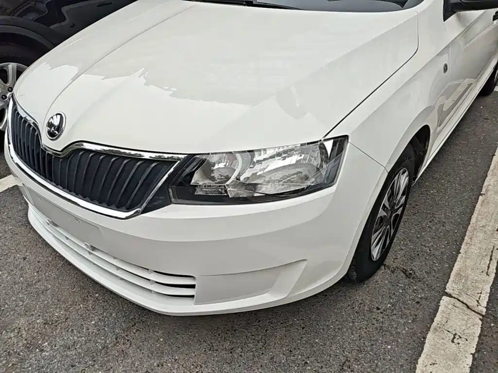 Skoda Rapid — миниатюра 24