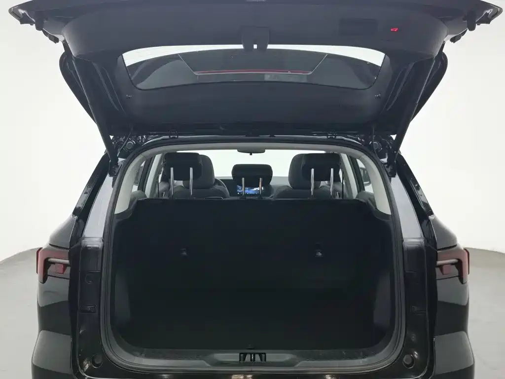 Ford Equator Sport — миниатюра 16