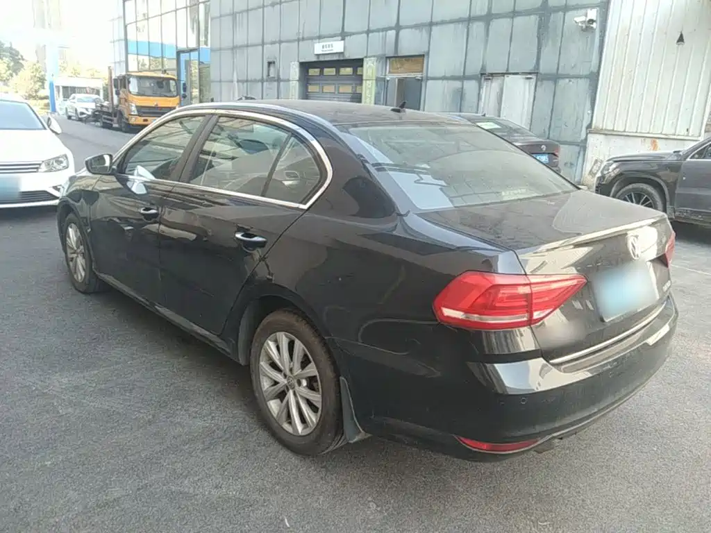 Volkswagen Lavida — миниатюра 5