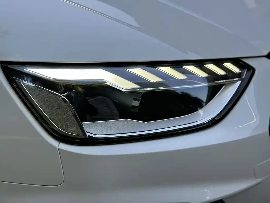 Audi A4L — миниатюра 20