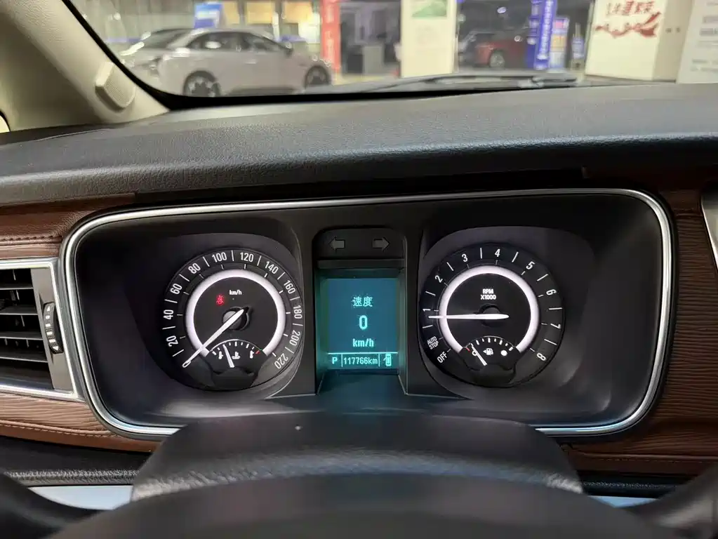Buick GL8 — миниатюра 3
