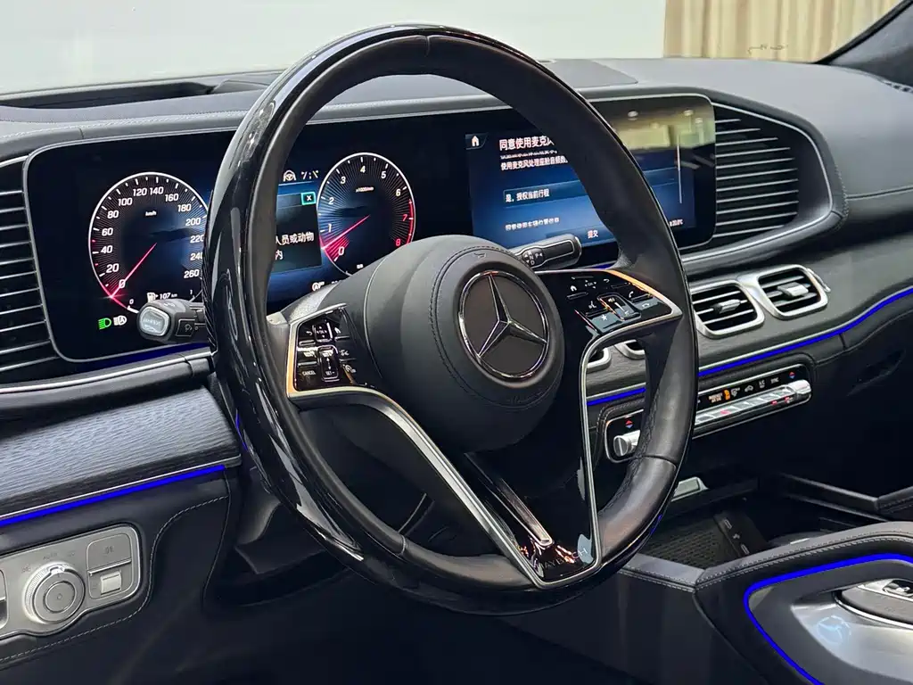 Mercedes-Benz GLS — миниатюра 8