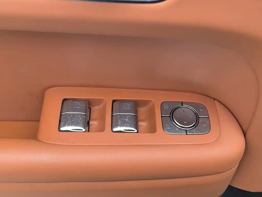 Li Auto Li L6 — миниатюра 9