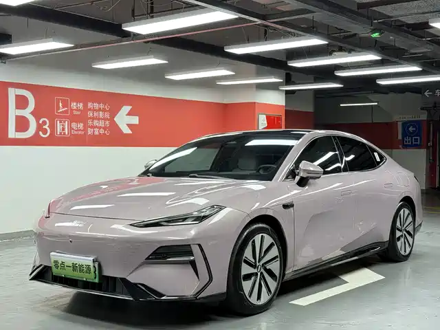 2024 Geely Galaxy E8
