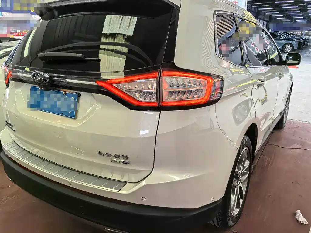 Ford Edge — миниатюра 6