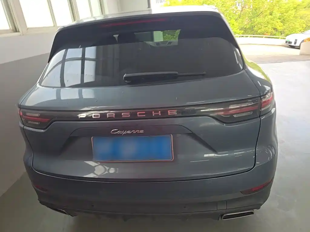 Porsche Cayenne — миниатюра 6