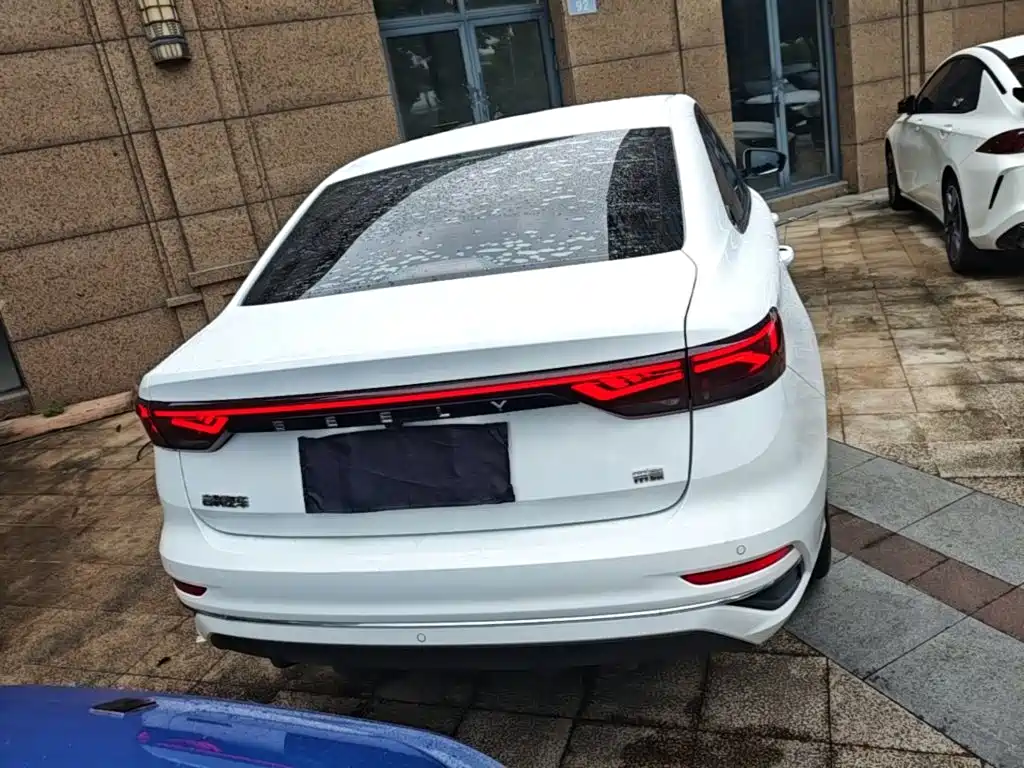 Geely Emgrand — миниатюра 6