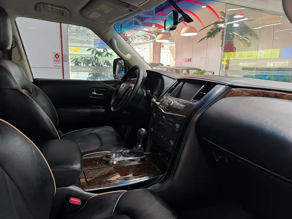 Nissan Patrol — миниатюра 7
