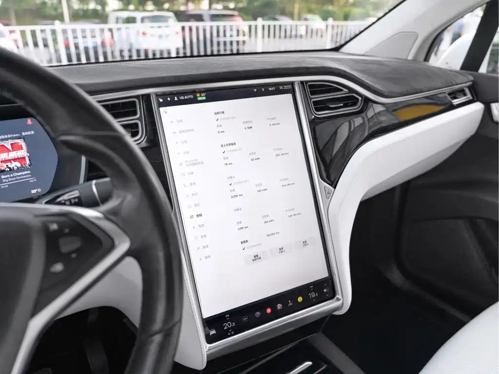 TESLA MODEL X