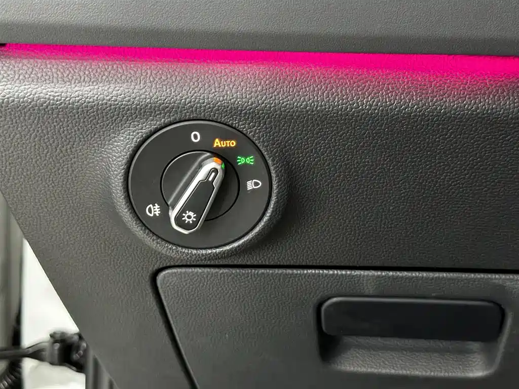 Volkswagen Sagitar — миниатюра 32