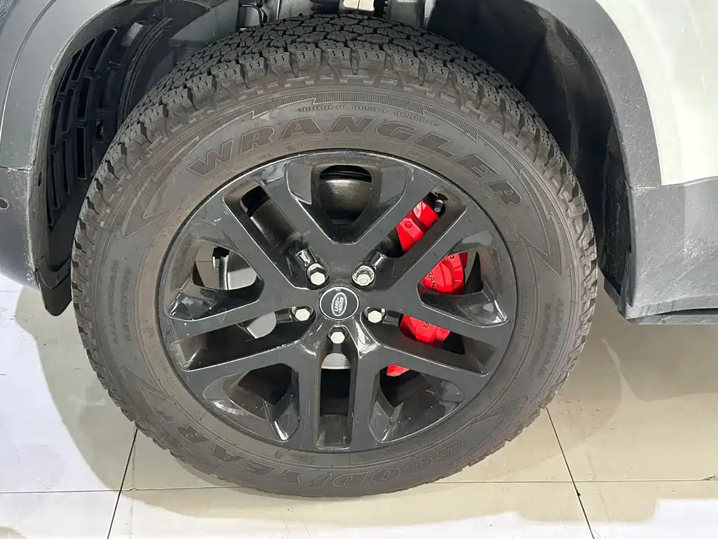 Land Rover Defender — миниатюра 8