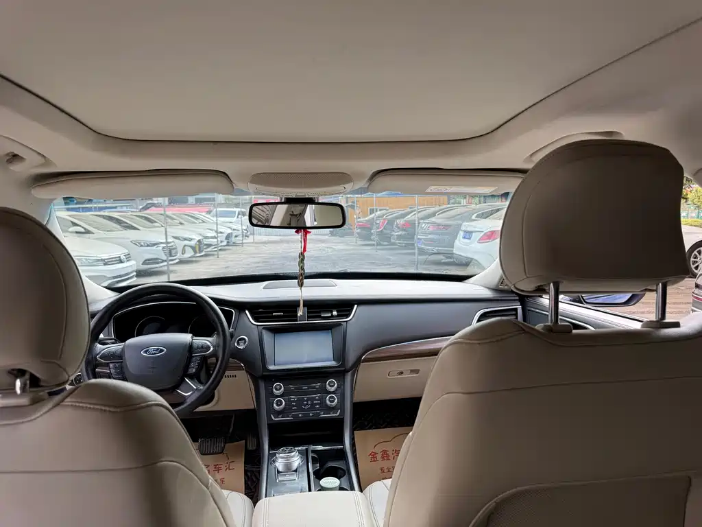 Ford Taurus — миниатюра 9