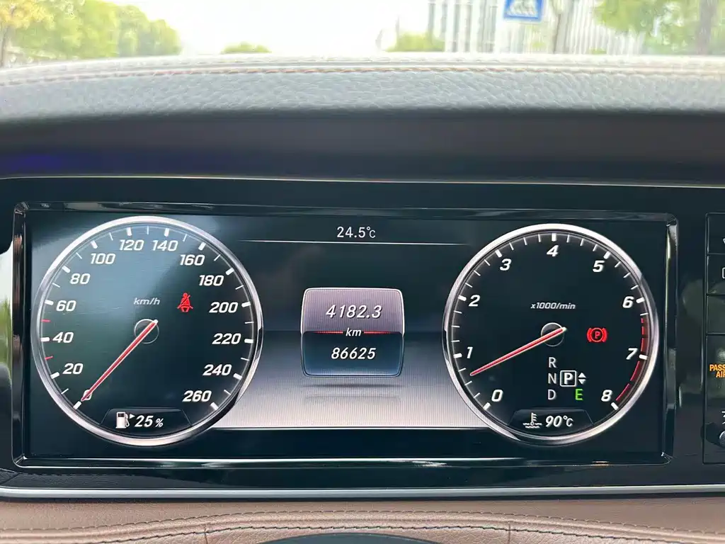 Mercedes-Benz S-Class — миниатюра 26