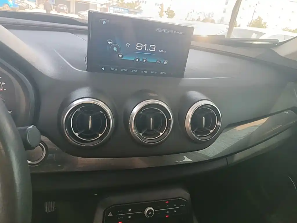 Wey Wey VV7 — миниатюра 13