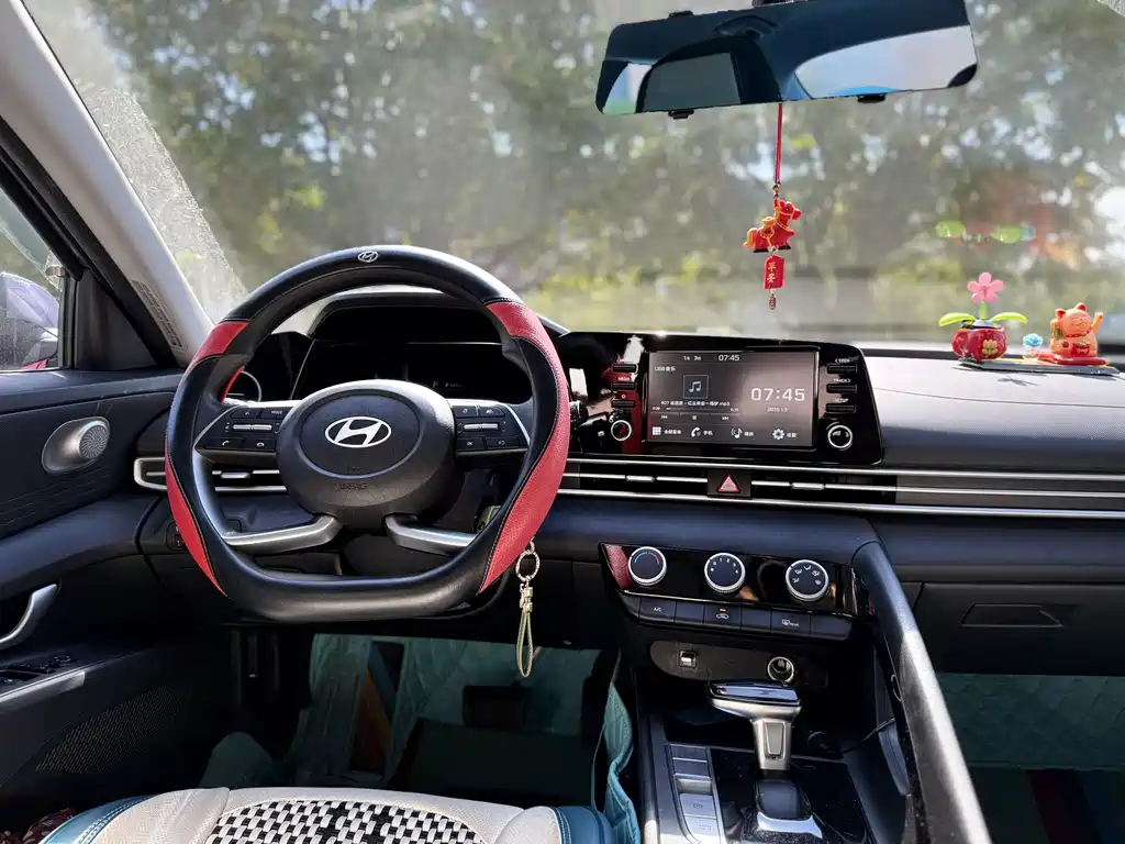 Hyundai Elantra — миниатюра 12