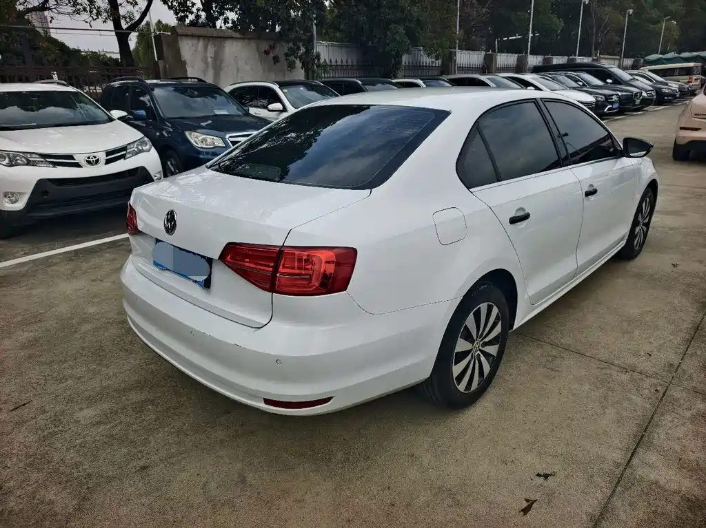 Volkswagen Sagitar — миниатюра 4