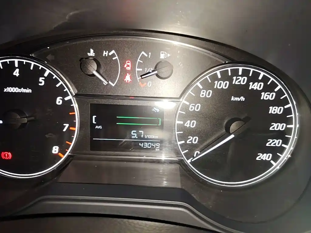 Nissan Tiida — миниатюра 12