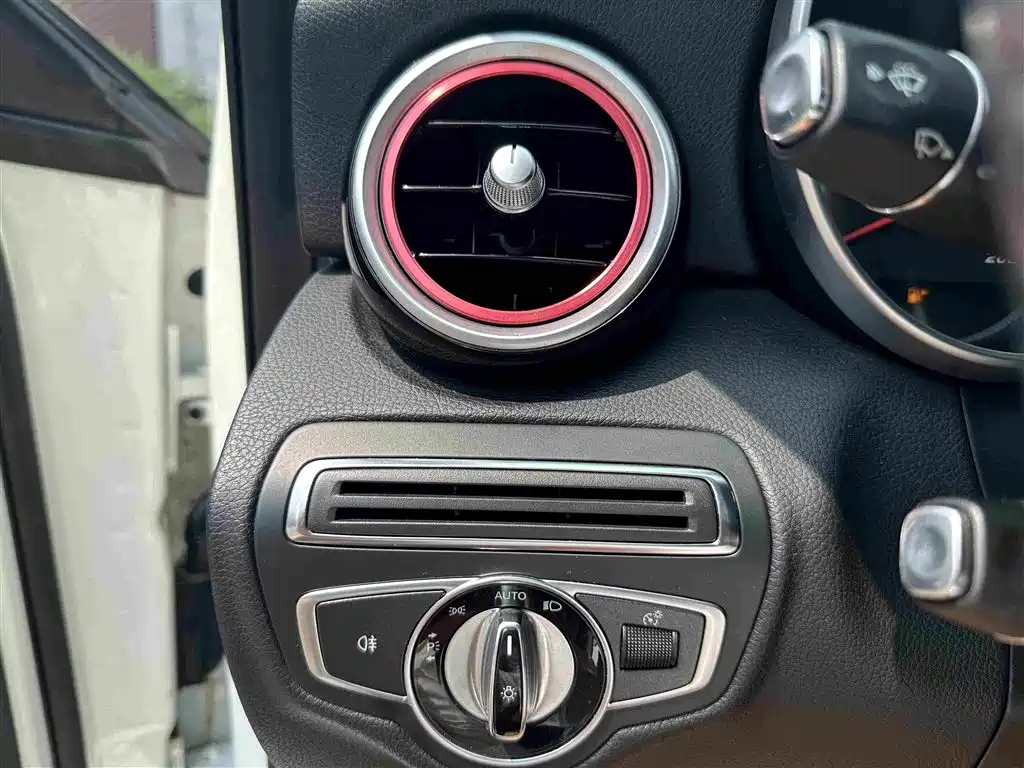 Mercedes-Benz C-Class — миниатюра 15