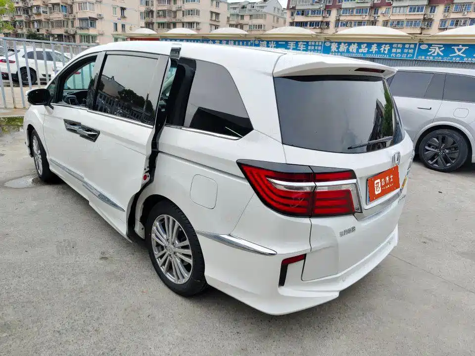 Honda Elysion — миниатюра 3