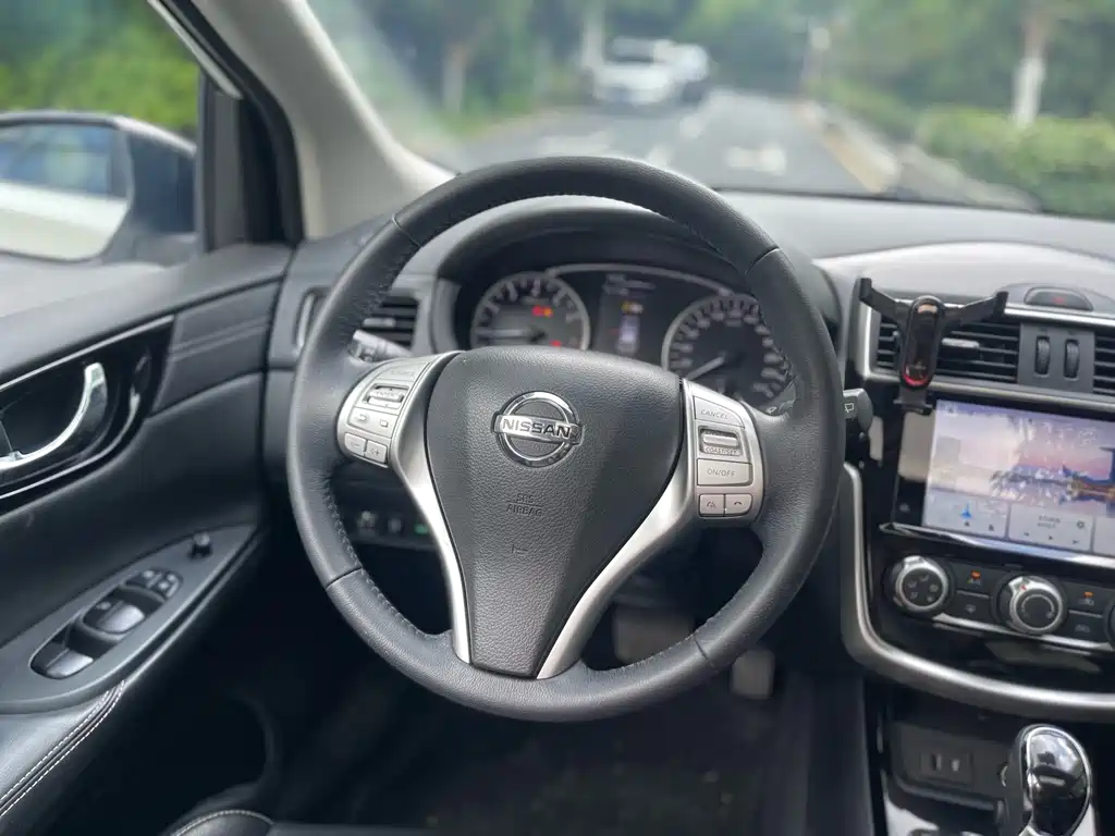 Nissan Tiida 2023 1.6L CVT