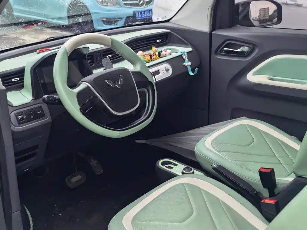 Wuling MINIEV — миниатюра 4