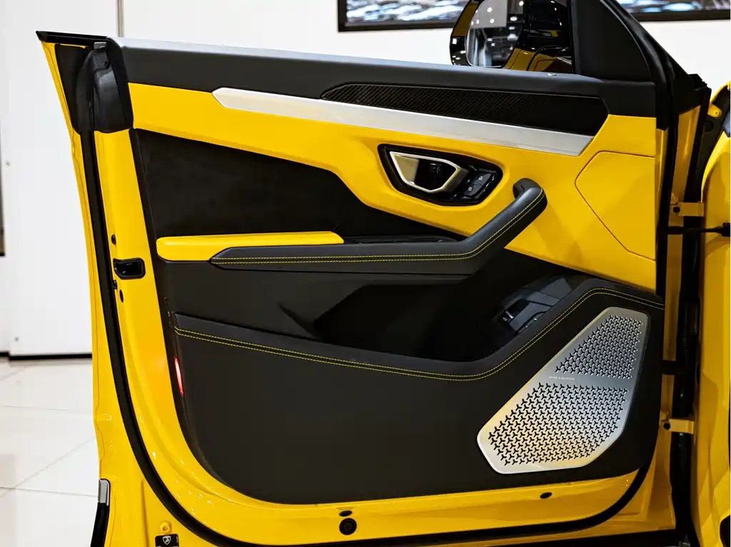 Lamborghini Urus — миниатюра 13
