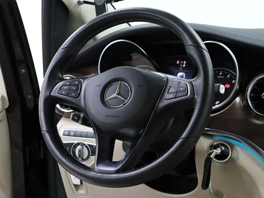 MERCEDES-BENZ V CLASS