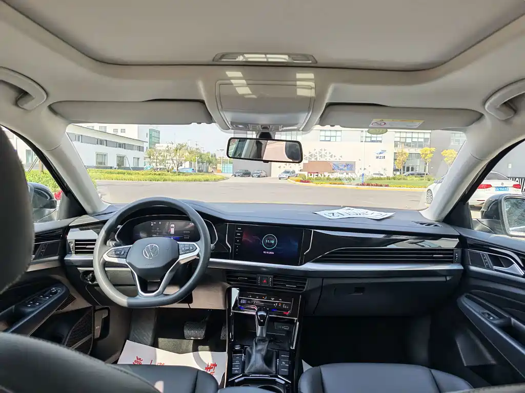 Volkswagen Passat PHEV — миниатюра 6