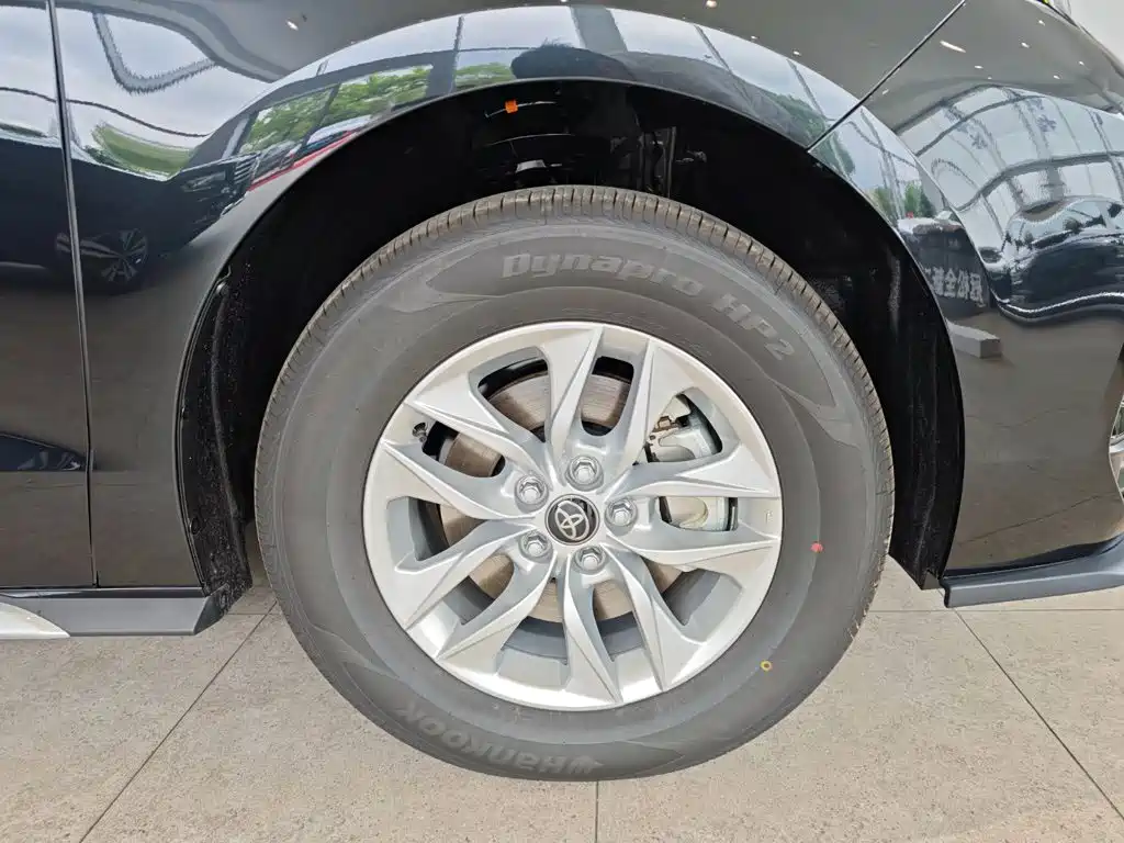 Toyota Granvia — миниатюра 6